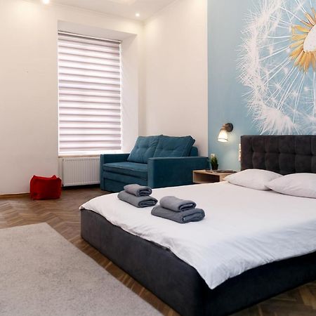 Main Square Apartment Good Stay In The City Center Leopoli Esterno foto