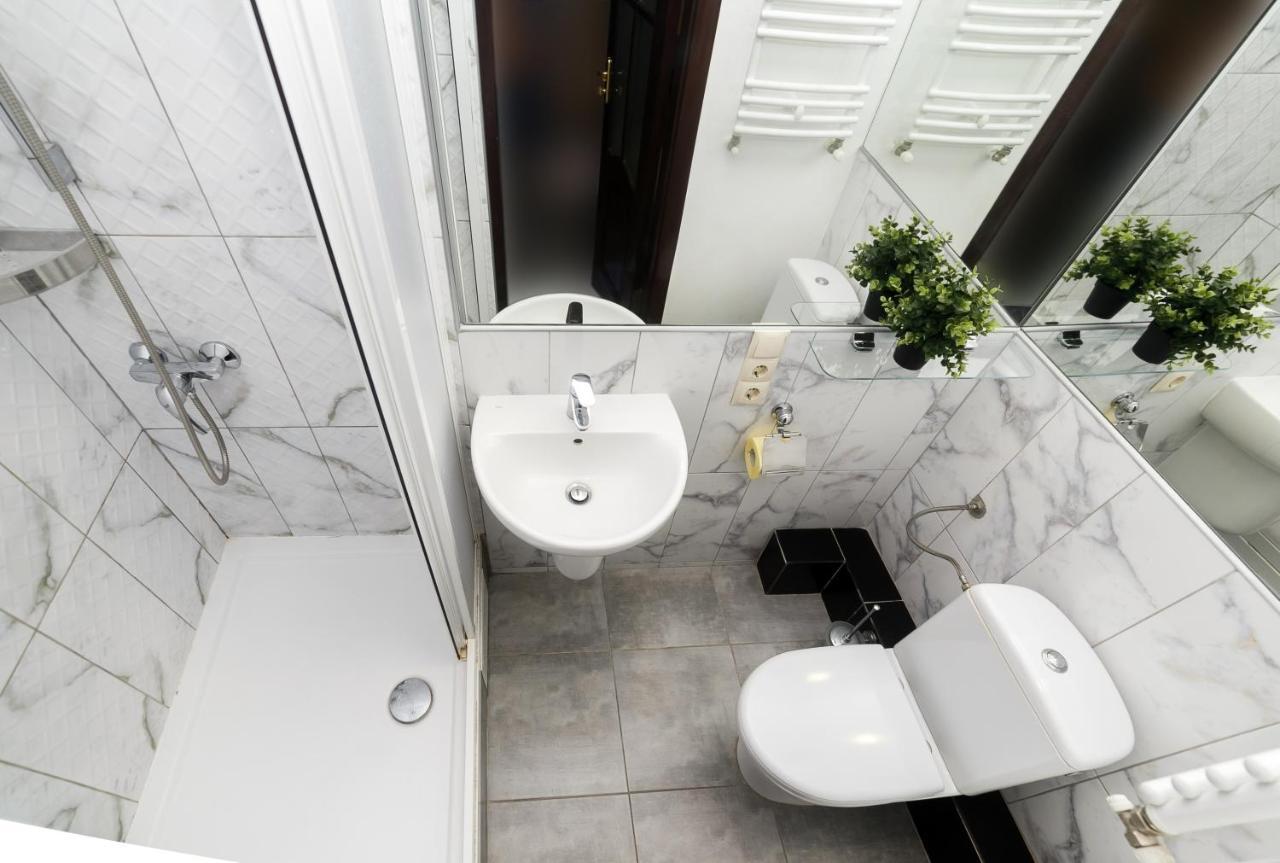Main Square Apartment Good Stay In The City Center Leopoli Esterno foto