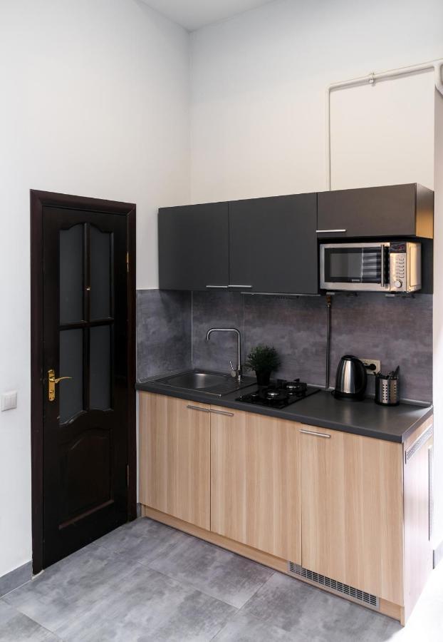 Main Square Apartment Good Stay In The City Center Leopoli Esterno foto